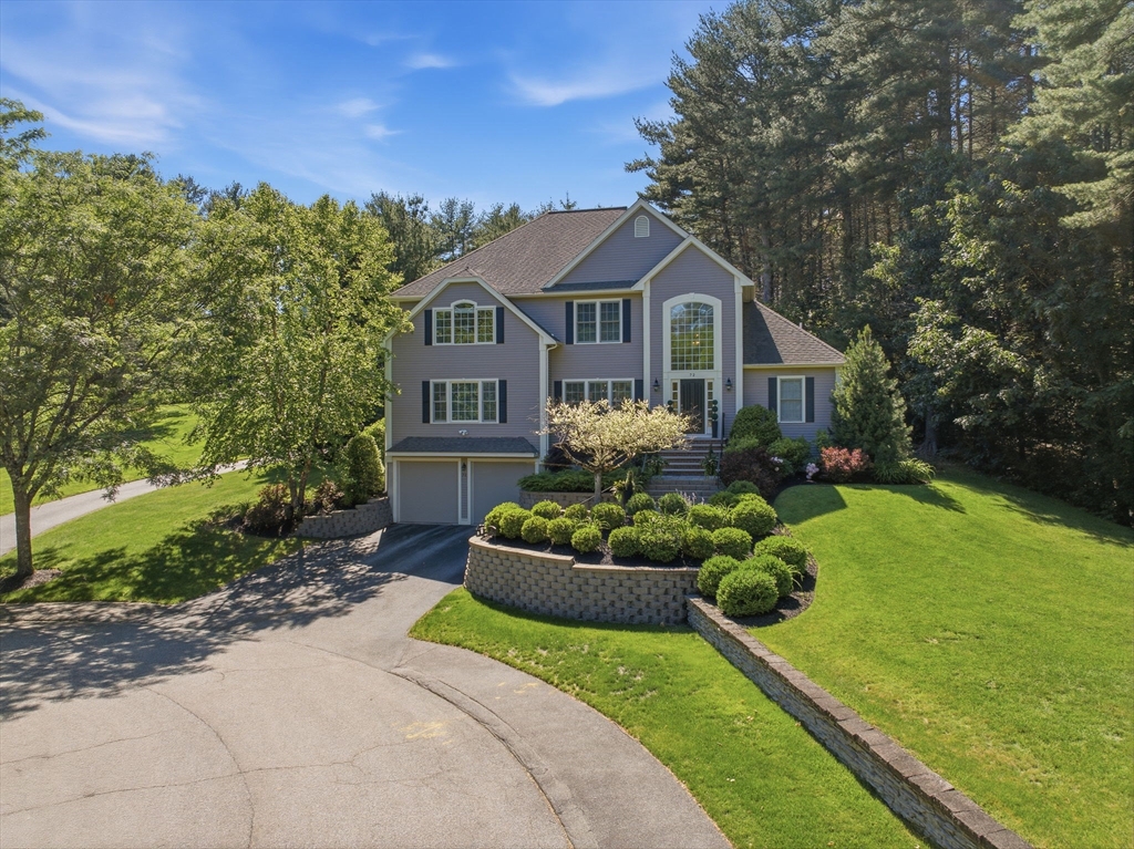 72 Sterling Ln, North Andover, Massachusetts, 4 Bedrooms Bedrooms, 9 Rooms Rooms,3.5 BathroomsBathrooms,Residential,For Sale,Sterling Ln,73534736
