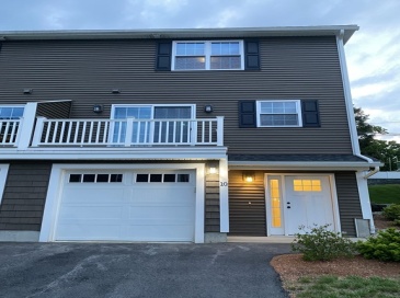 4 Fairview St, Chelmsford, Massachusetts, 2 Bedrooms Bedrooms, 6 Rooms Rooms,1.5 BathroomsBathrooms,Residential Lease,For Rent,Fairview St,73535002