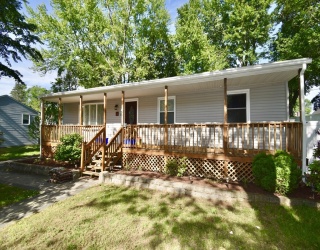 3 Vineland Ave, East Longmeadow, Massachusetts, 3 Bedrooms Bedrooms, 6 Rooms Rooms,1 BathroomBathrooms,Residential,For Sale,Vineland Ave,73534806