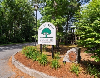 55 Tall Oaks Dr, Weymouth, Massachusetts, 2 Bedrooms Bedrooms, 4 Rooms Rooms,2 BathroomsBathrooms,Residential,For Sale,Tall Oaks Dr,73534828