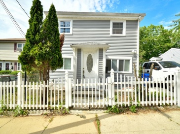 452 Tecumseh St, Fall River, Massachusetts, 3 Bedrooms Bedrooms, 5 Rooms Rooms,1 BathroomBathrooms,Residential,For Sale,Tecumseh St,73534831