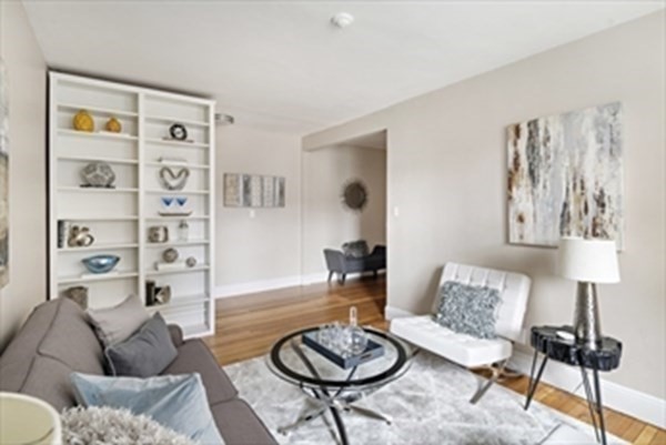 52 Strathmore Rd., Boston, Massachusetts, 2 Bedrooms Bedrooms, 4 Rooms Rooms,1 BathroomBathrooms,Residential Lease,For Rent,Strathmore Rd.,73534840