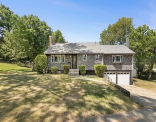 4 Haddad Ave, Randolph, Massachusetts, 3 Bedrooms Bedrooms, 6 Rooms Rooms,2 BathroomsBathrooms,Residential,For Sale,Haddad Ave,73534836