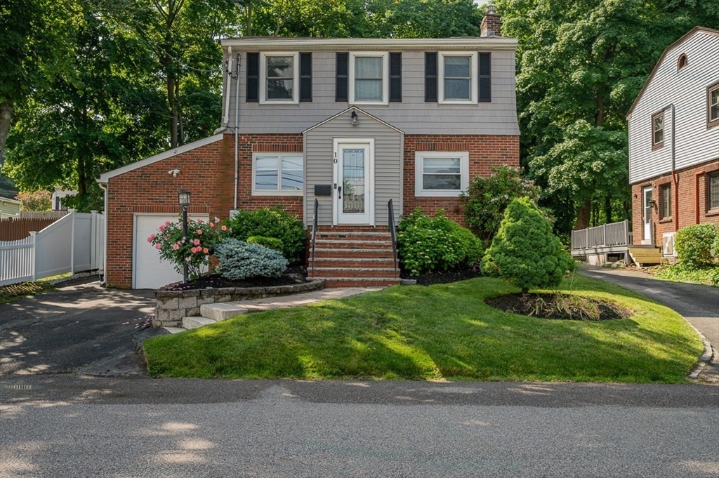 10 Richards Rd, Weymouth, Massachusetts, 3 Bedrooms Bedrooms, 8 Rooms Rooms,2 BathroomsBathrooms,Residential,For Sale,Richards Rd,73534825