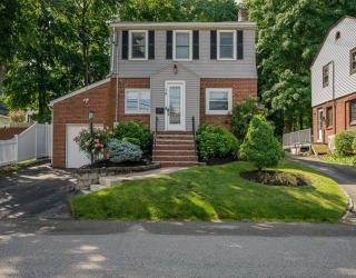 10 Richards Rd, Weymouth, Massachusetts, 3 Bedrooms Bedrooms, 8 Rooms Rooms,2 BathroomsBathrooms,Residential,For Sale,Richards Rd,73534825