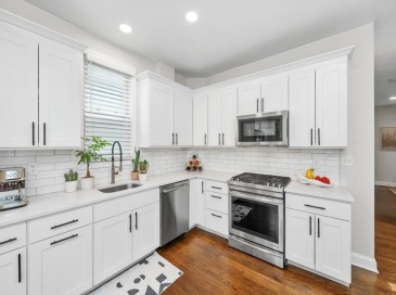 459 Meridian St, Boston, Massachusetts, 2 Bedrooms Bedrooms, 5 Rooms Rooms,1 BathroomBathrooms,Residential,For Sale,Meridian St,73534833