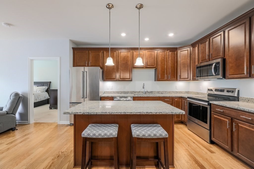 220 Martins Lndg, North Reading, Massachusetts, 2 Bedrooms Bedrooms, 6 Rooms Rooms,2 BathroomsBathrooms,Residential,For Sale,Martins Lndg,73497059