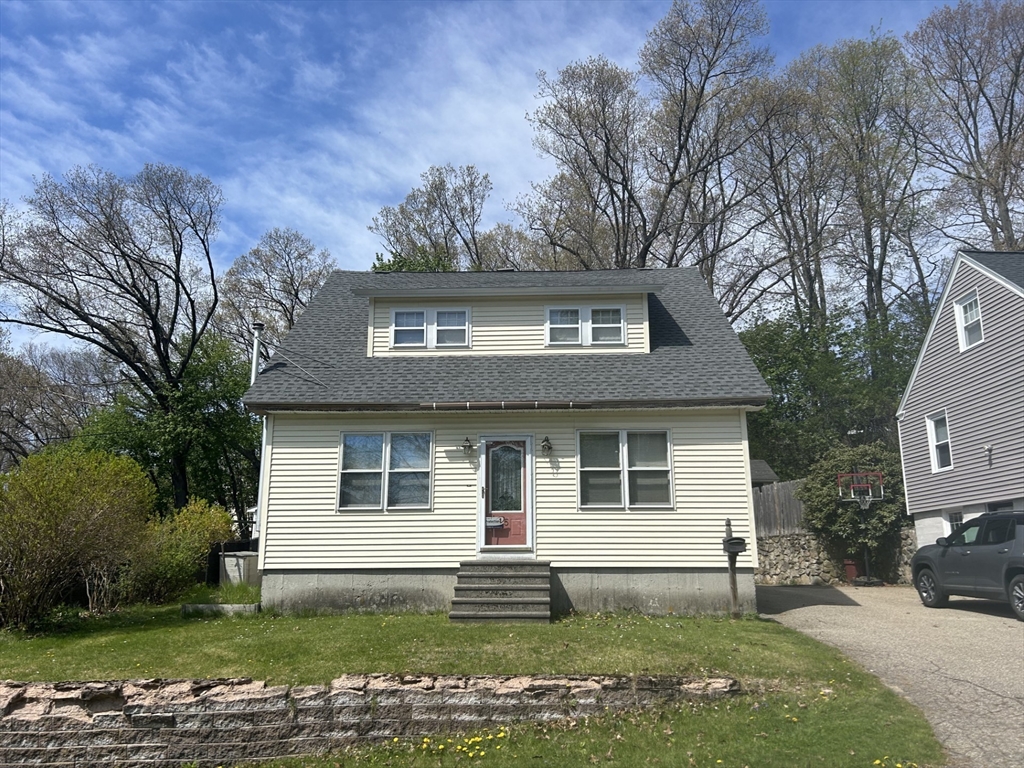 5 Utica Dr, Worcester, Massachusetts, 3 Bedrooms Bedrooms, 7 Rooms Rooms,1.5 BathroomsBathrooms,Residential,For Sale,Utica Dr,73513087