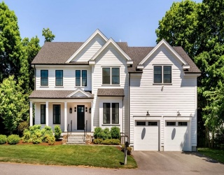 19 Cottage St, Lexington, Massachusetts, 5 Bedrooms Bedrooms, 11 Rooms Rooms,5.5 BathroomsBathrooms,Residential,For Sale,Cottage St,73534872