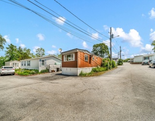 154 Newbury St, Peabody, Massachusetts, 3 Bedrooms Bedrooms, 6 Rooms Rooms,1 BathroomBathrooms,Residential,For Sale,Newbury St,73534666