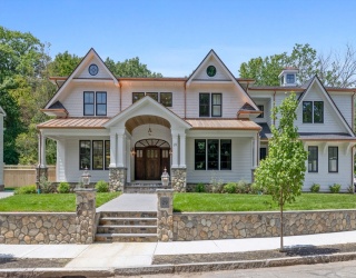 29 Ginn Rd, Winchester, Massachusetts, 6 Bedrooms Bedrooms, 11 Rooms Rooms,7.5 BathroomsBathrooms,Residential,For Sale,Ginn Rd,73534577