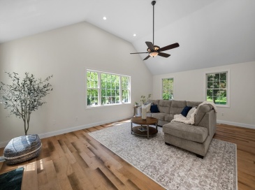 128 Memorial Dr, Shrewsbury, Massachusetts, 4 Bedrooms Bedrooms, 8 Rooms Rooms,2.5 BathroomsBathrooms,Residential,For Sale,Memorial Dr,73534612