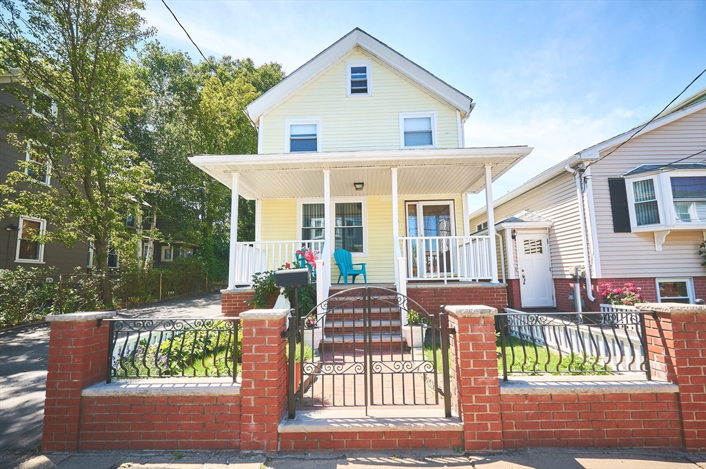 73 Oak St., Somerville, Massachusetts, 2 Bedrooms Bedrooms, 4 Rooms Rooms,1 BathroomBathrooms,Residential Lease,For Rent,Oak St.,73534742