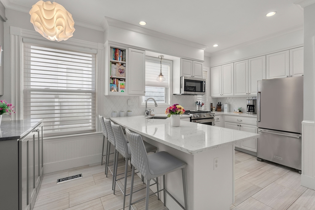 90 P Street, Boston, Massachusetts, 2 Bedrooms Bedrooms, 7 Rooms Rooms,2 BathroomsBathrooms,Residential Lease,For Rent,P Street,73534655