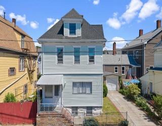 195 Grinnell St, New Bedford, Massachusetts, 5 Bedrooms Bedrooms, 10 Rooms Rooms,2 BathroomsBathrooms,Residential Income,For Sale,Grinnell St,73534639