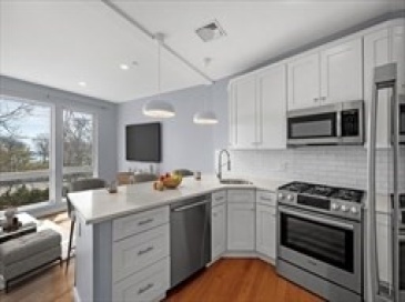 172 Kimball Ave., Revere, Massachusetts, 2 Bedrooms Bedrooms, 3 Rooms Rooms,2 BathroomsBathrooms,Residential Lease,For Rent,Kimball Ave.,73534923