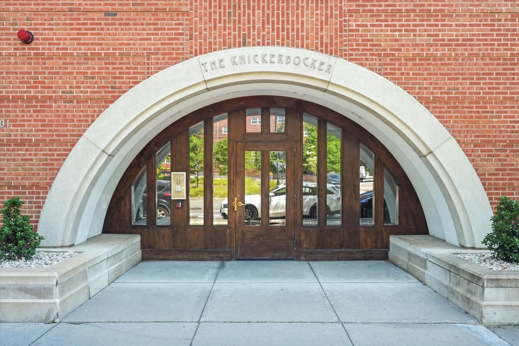 1601 Beacon Street, Brookline, Massachusetts, 2 Bedrooms Bedrooms, 5 Rooms Rooms,2.5 BathroomsBathrooms,Residential,For Sale,Beacon Street,73534915