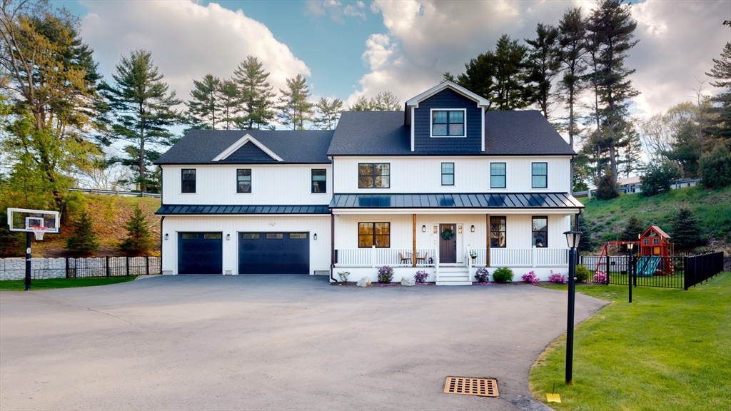 4 Lincoln Ct, Medfield, Massachusetts, 5 Bedrooms Bedrooms, 12 Rooms Rooms,4.5 BathroomsBathrooms,Residential,For Sale,Lincoln Ct,73534882