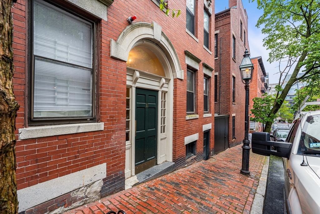 31 Irving St, Boston, Massachusetts, 2 Bedrooms Bedrooms, 4 Rooms Rooms,1 BathroomBathrooms,Residential Lease,For Rent,Irving St,73534961