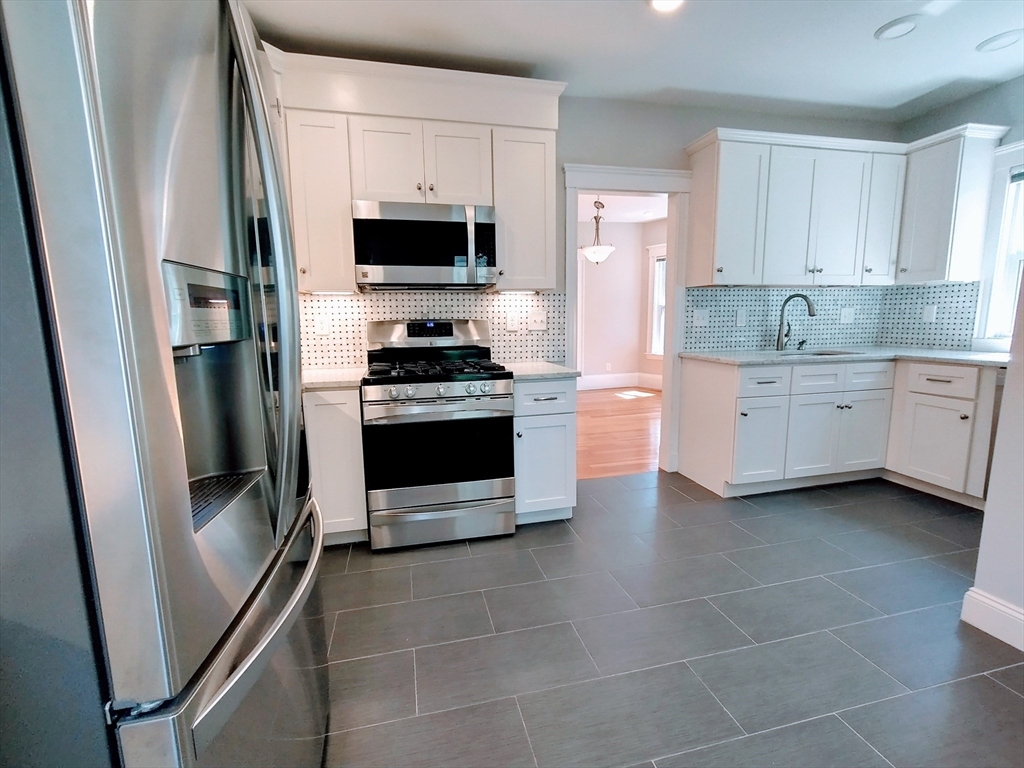 11 Bay State Ave, Somerville, Massachusetts, 3 Bedrooms Bedrooms, 7 Rooms Rooms,2 BathroomsBathrooms,Residential Lease,For Rent,Bay State Ave,73535128