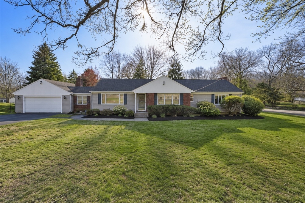 222 Blossom Road, Westport, Massachusetts, 3 Bedrooms Bedrooms, 7 Rooms Rooms,1.5 BathroomsBathrooms,Residential,For Sale,Blossom Road,73535124