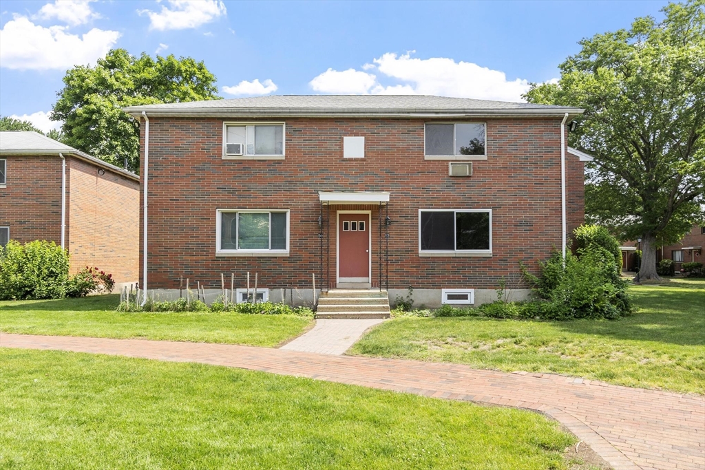 52 Bishop Dr., Framingham, Massachusetts, 2 Bedrooms Bedrooms, 5 Rooms Rooms,1 BathroomBathrooms,Residential,For Sale,Bishop Dr.,73534654