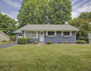 54 Portland St, Holyoke, Massachusetts, 3 Bedrooms Bedrooms, 5 Rooms Rooms,2 BathroomsBathrooms,Residential,For Sale,Portland St,73534921
