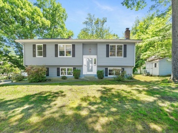 66 Swan Ave, Fitchburg, Massachusetts, 3 Bedrooms Bedrooms, 7 Rooms Rooms,2.5 BathroomsBathrooms,Residential,For Sale,Swan Ave,73534681 66 Swan Ave, Fitchburg, Massachusetts, 3 Bedrooms Bedrooms, 7 Rooms Rooms,2.5 BathroomsBathrooms,Residential,For Sale,Swan Ave,73534681