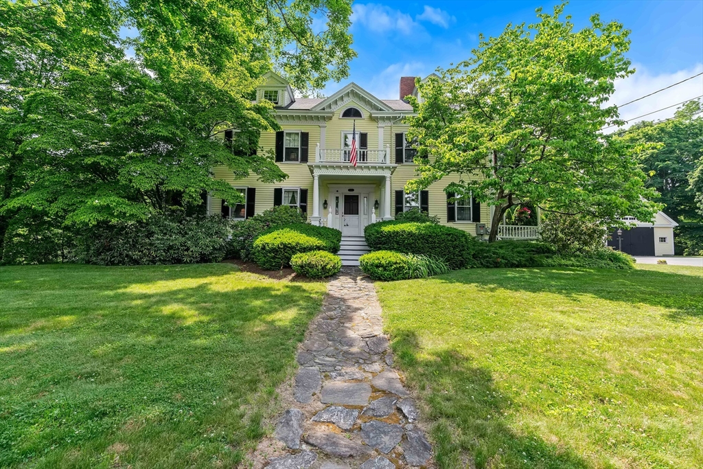 11 Concord Road, Wayland, Massachusetts, 4 Bedrooms Bedrooms, 11 Rooms Rooms,3 BathroomsBathrooms,Residential,For Sale,Concord Road,73534765