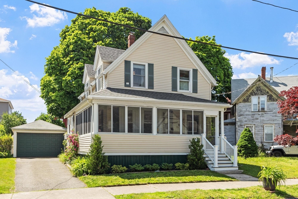 140 Lake View Ave, Lynn, Massachusetts, 3 Bedrooms Bedrooms, 6 Rooms Rooms,1.5 BathroomsBathrooms,Residential,For Sale,Lake View Ave,73534709