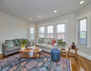 46 Forest Hills St, Boston, Massachusetts, 2 Bedrooms Bedrooms, 5 Rooms Rooms,1 BathroomBathrooms,Residential,For Sale,Forest Hills St,73534729