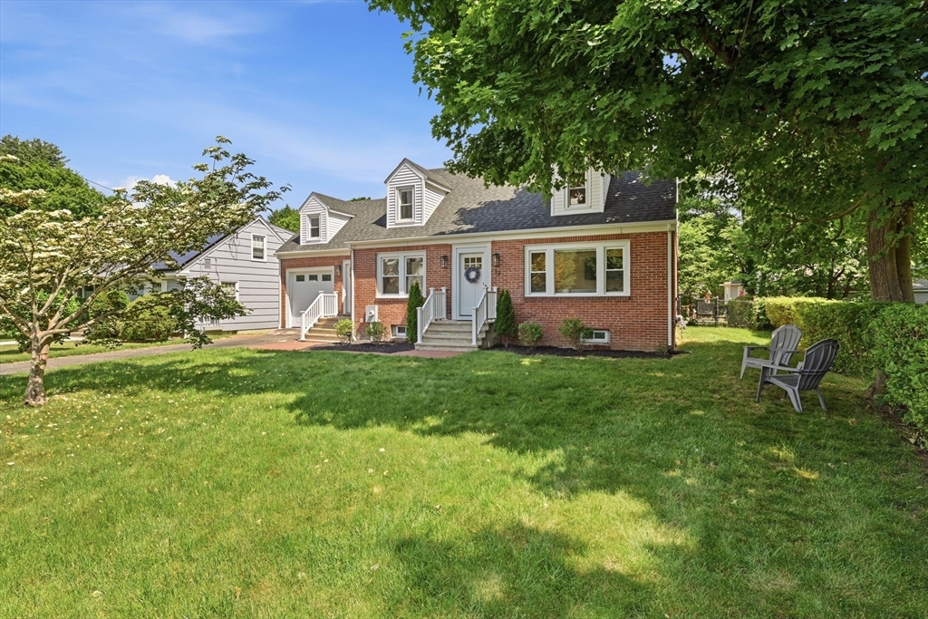 82 Lincoln Park, Longmeadow, Massachusetts, 5 Bedrooms Bedrooms, 9 Rooms Rooms,2 BathroomsBathrooms,Residential,For Sale,Lincoln Park,73534770