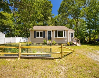 64 Handy Rd, Bourne, Massachusetts, 2 Bedrooms Bedrooms, 3 Rooms Rooms,1 BathroomBathrooms,Residential,For Sale,Handy Rd,73535072