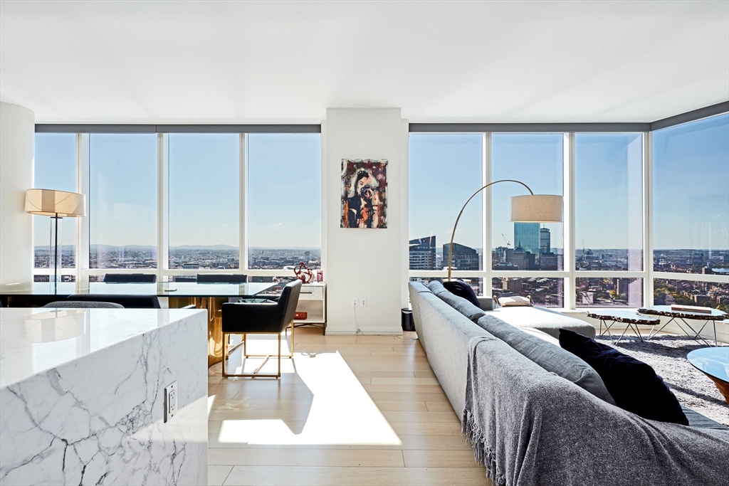 1 Franklin St, Boston, Massachusetts, 2 Bedrooms Bedrooms, 4 Rooms Rooms,2.5 BathroomsBathrooms,Residential,For Sale,Franklin St,73535069