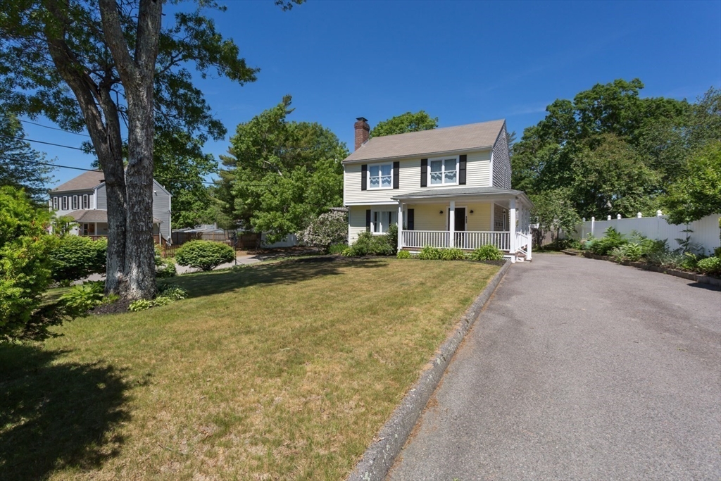 132 Lake Drive, Plymouth, Massachusetts, 3 Bedrooms Bedrooms, 8 Rooms Rooms,1.5 BathroomsBathrooms,Residential,For Sale,Lake Drive,73534962