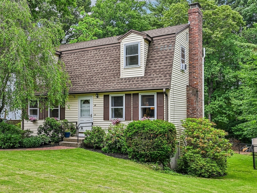 69 Gates St, Framingham, Massachusetts, 3 Bedrooms Bedrooms, 8 Rooms Rooms,2 BathroomsBathrooms,Residential,For Sale,Gates St,73535085