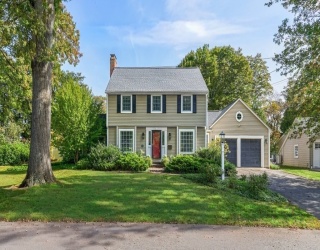 36 Westwood Rd, Shrewsbury, Massachusetts, 3 Bedrooms Bedrooms, 8 Rooms Rooms,1.5 BathroomsBathrooms,Residential,For Sale,Westwood Rd,73534813