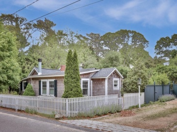 29 Jernegan Ave, Edgartown, Massachusetts, 2 Bedrooms Bedrooms, 5 Rooms Rooms,1.5 BathroomsBathrooms,Residential,For Sale,Jernegan Ave,73535103 29 Jernegan Ave, Edgartown, Massachusetts, 2 Bedrooms Bedrooms, 5 Rooms Rooms,1.5 BathroomsBathrooms,Residential,For Sale,Jernegan Ave,73535103