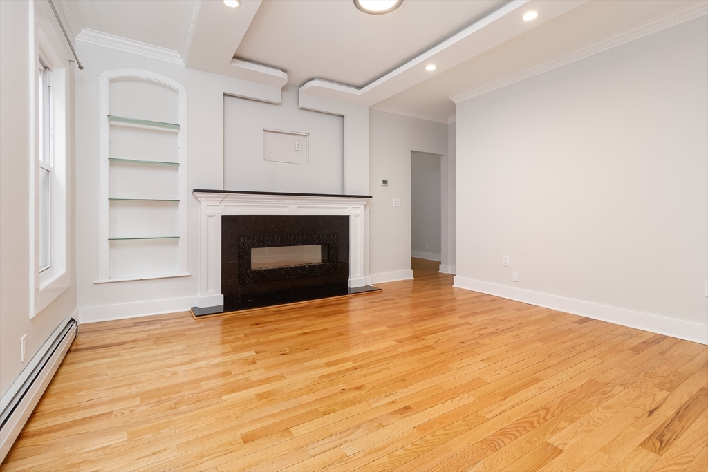 757 Broadway, Chelsea, Massachusetts, 2 Bedrooms Bedrooms, 3 Rooms Rooms,1 BathroomBathrooms,Residential Lease,For Rent,Broadway,73535144