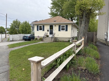 353 Massasoit, East Providence, Rhode Island, 2 Bedrooms Bedrooms, 5 Rooms Rooms,1 BathroomBathrooms,Residential,For Sale,Massasoit,73535149 353 Massasoit, East Providence, Rhode Island, 2 Bedrooms Bedrooms, 5 Rooms Rooms,1 BathroomBathrooms,Residential,For Sale,Massasoit,73535149