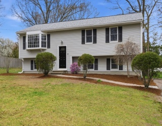 42 Bayberry Rd, Abington, Massachusetts, 3 Bedrooms Bedrooms, 7 Rooms Rooms,1 BathroomBathrooms,Residential,For Sale,Bayberry Rd,73509869