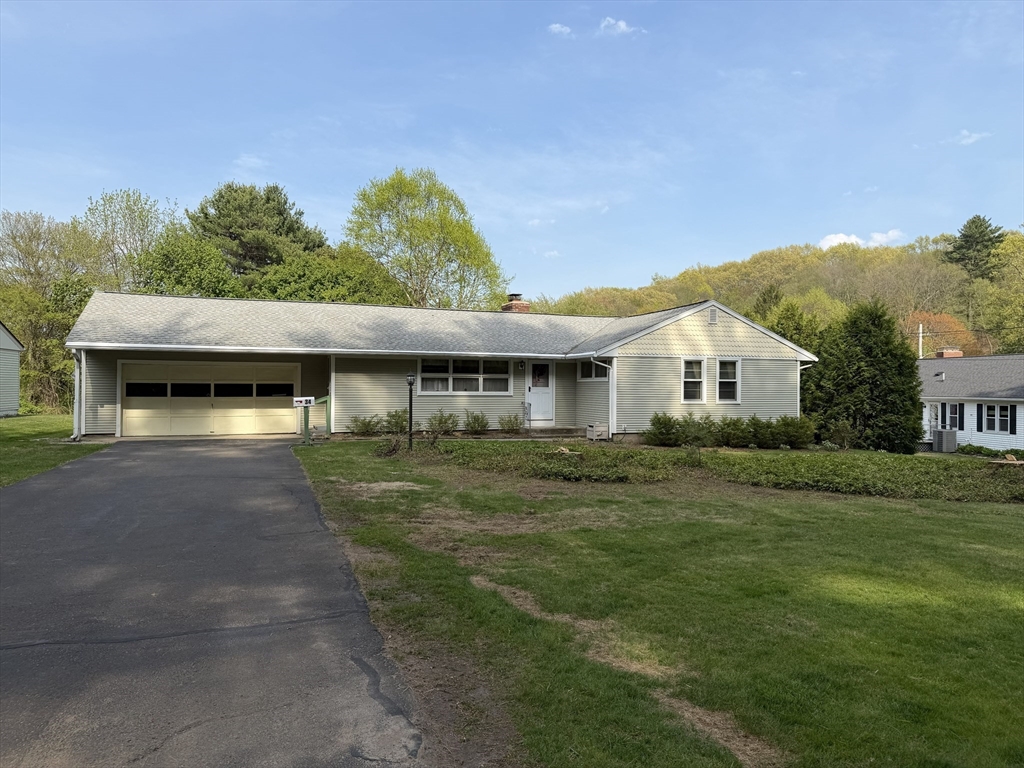 34 Bassett Road, Holyoke, Massachusetts, 3 Bedrooms Bedrooms, 5 Rooms Rooms,2 BathroomsBathrooms,Residential,For Sale,Bassett Road,73514471