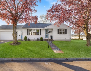 26 Mount Vernon Cir, Lawrence, Massachusetts, 3 Bedrooms Bedrooms, 5 Rooms Rooms,2 BathroomsBathrooms,Residential,For Sale,Mount Vernon Cir,73513609