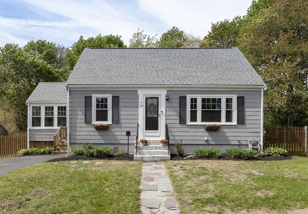 17 Melvern Rd, Abington, Massachusetts, 3 Bedrooms Bedrooms, 6 Rooms Rooms,2 BathroomsBathrooms,Residential,For Sale,Melvern Rd,73519013
