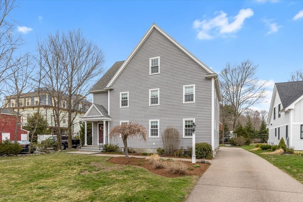 20 Gay St, Westwood, Massachusetts, 4 Bedrooms Bedrooms, 9 Rooms Rooms,2.5 BathroomsBathrooms,Residential,For Sale,Gay St,73509260