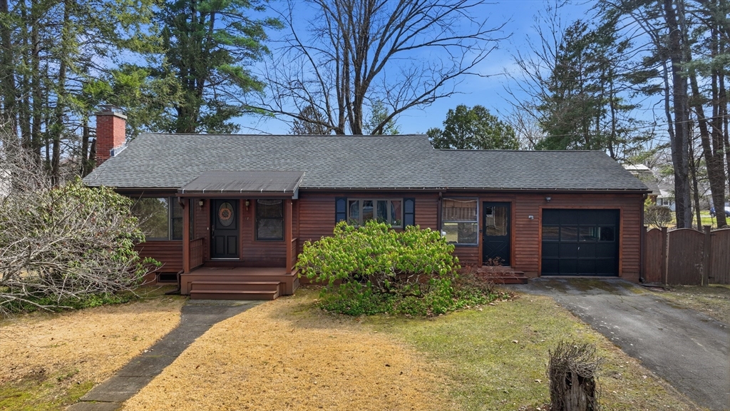 12 Ranch Avenue, Easthampton, Massachusetts, 3 Bedrooms Bedrooms, 5 Rooms Rooms,1 BathroomBathrooms,Residential,For Sale,Ranch Avenue,73497235