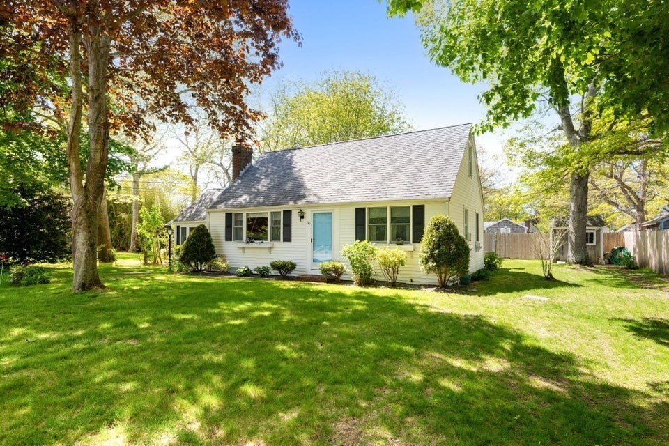 19 Anthony, Yarmouth, Massachusetts, 4 Bedrooms Bedrooms, 7 Rooms Rooms,1.5 BathroomsBathrooms,Residential,For Sale,Anthony,73485584