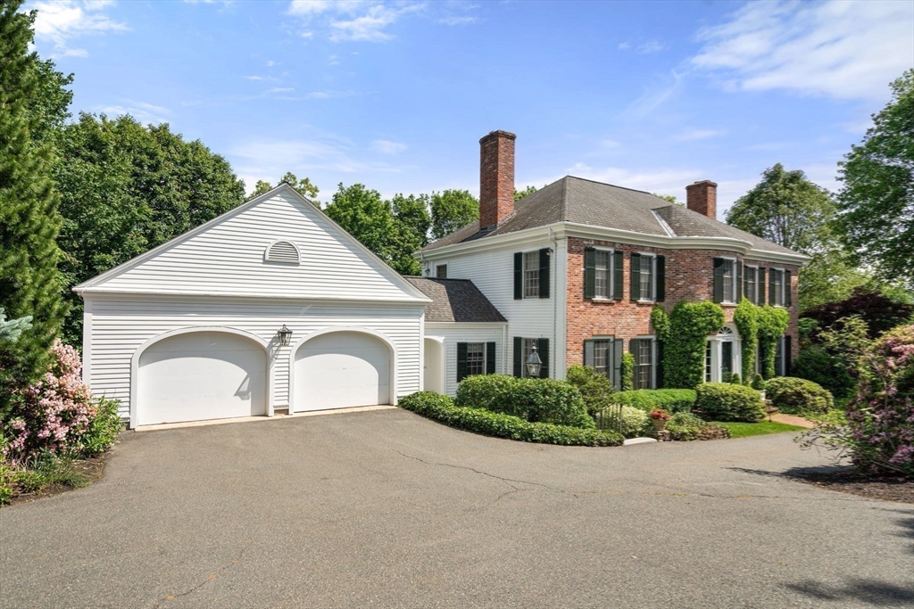 21 Wellington Lane, Belmont, Massachusetts, 4 Bedrooms Bedrooms, 9 Rooms Rooms,3 BathroomsBathrooms,Residential,For Sale,Wellington Lane,73480205