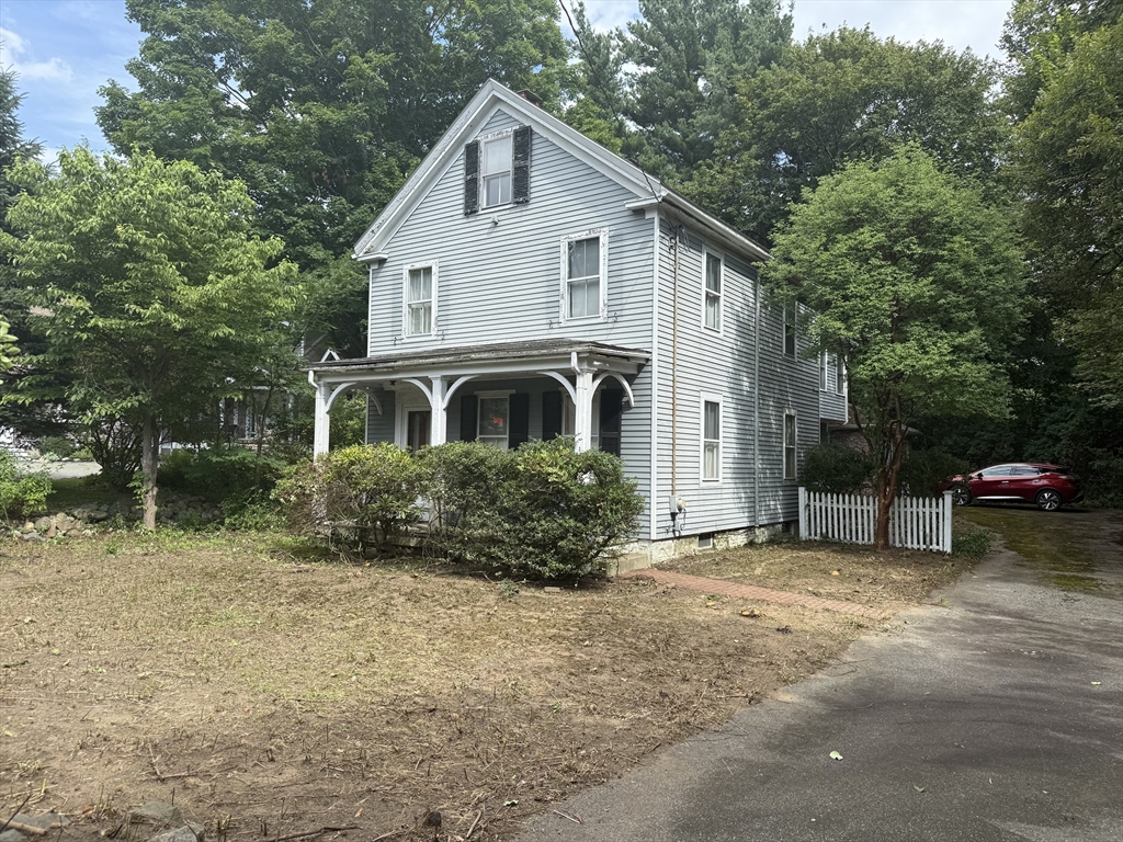 25 Maple St, Lexington, Massachusetts, 4 Bedrooms Bedrooms, 9 Rooms Rooms,2.5 BathroomsBathrooms,Residential,For Sale,Maple St,73421082