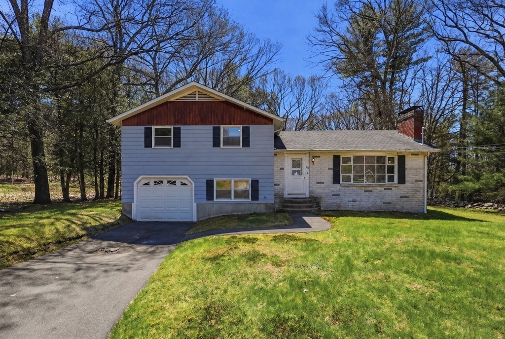 135 Summer St., Blackstone, Massachusetts, 3 Bedrooms Bedrooms, 6 Rooms Rooms,1.5 BathroomsBathrooms,Residential,For Sale,Summer St.,73508600